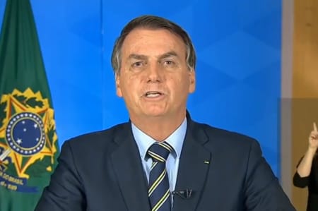 Bolsonaro pede na TV 'volta à normalidade' e fim do 'confinamento em massa' e diz que meios de comunicação espalharam 'pavor'